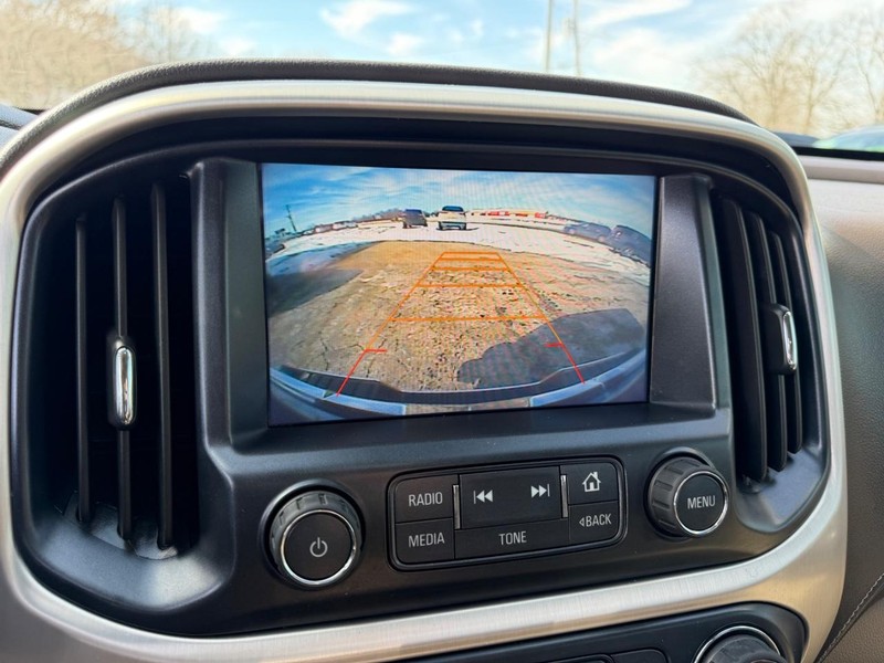 GMC Canyon Vehicle Image 19