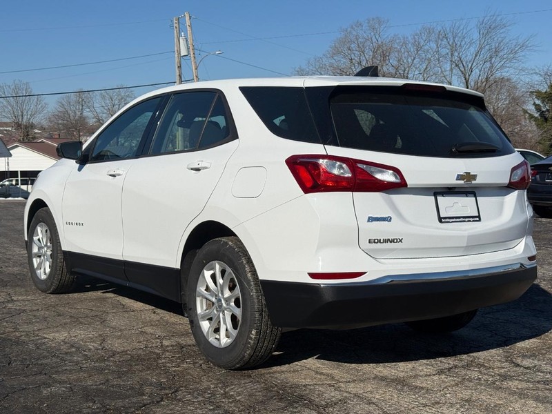 Chevrolet Equinox Vehicle Image 05
