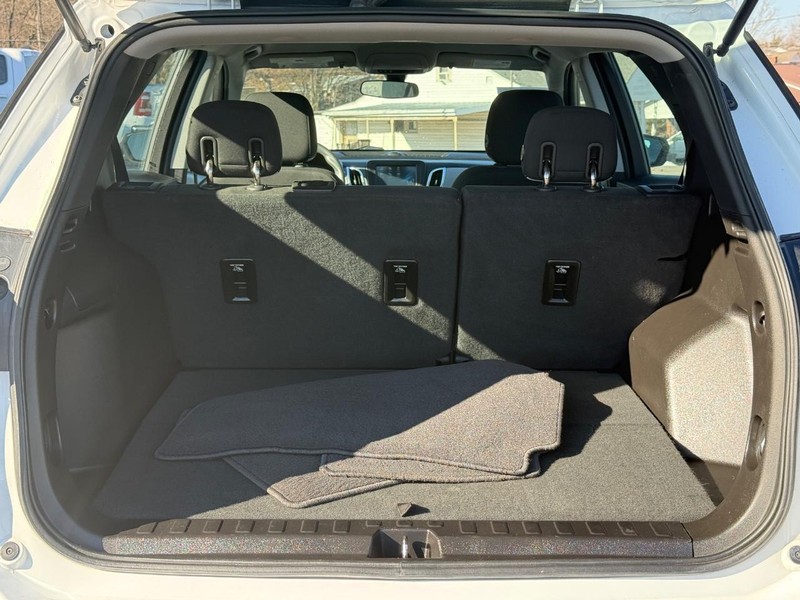 Chevrolet Equinox Vehicle Image 06