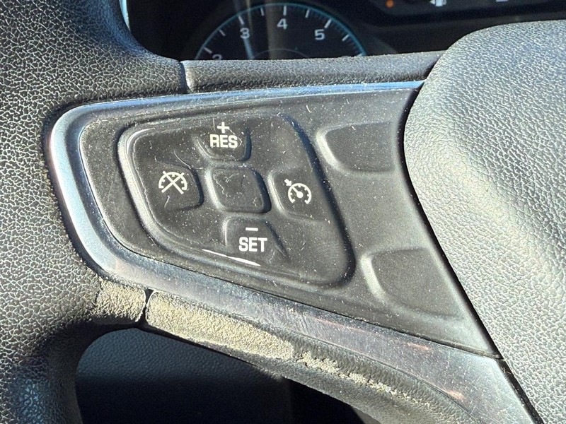 Chevrolet Equinox Vehicle Image 13