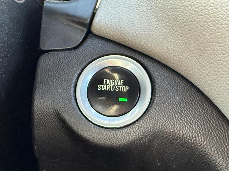 Chevrolet Equinox Vehicle Image 15