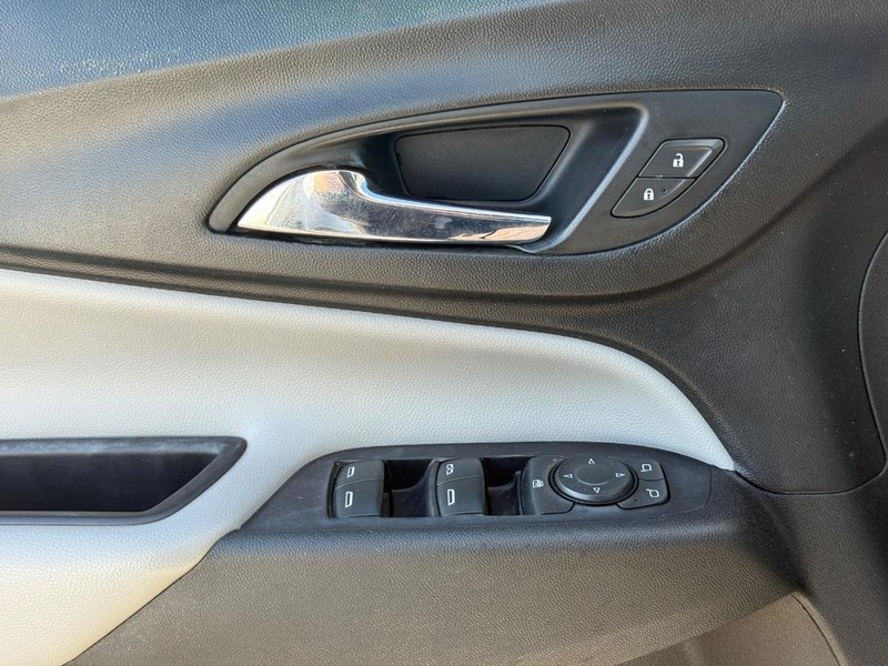 Chevrolet Equinox Vehicle Image 22