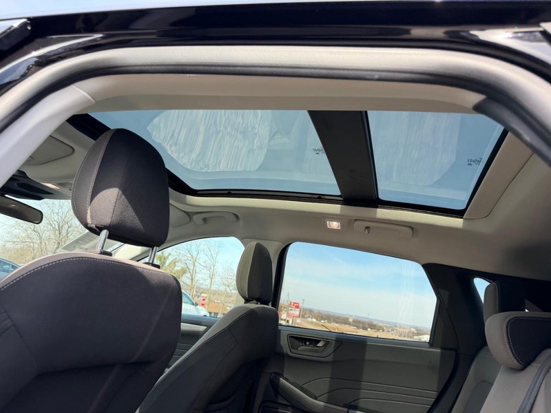 Ford Escape Vehicle Image 08