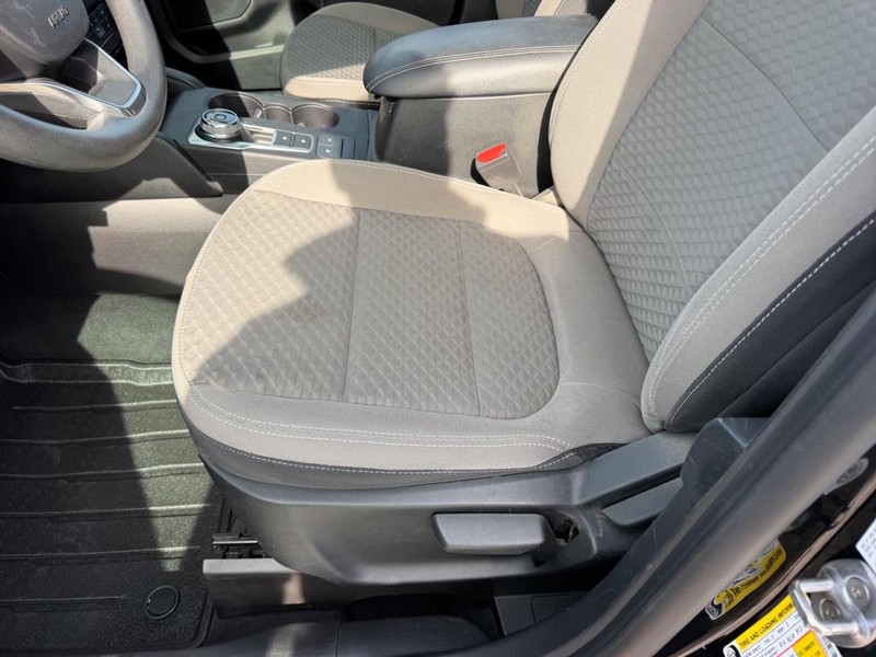 Ford Escape Vehicle Image 18