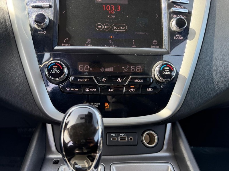 Nissan Murano Vehicle Image 13