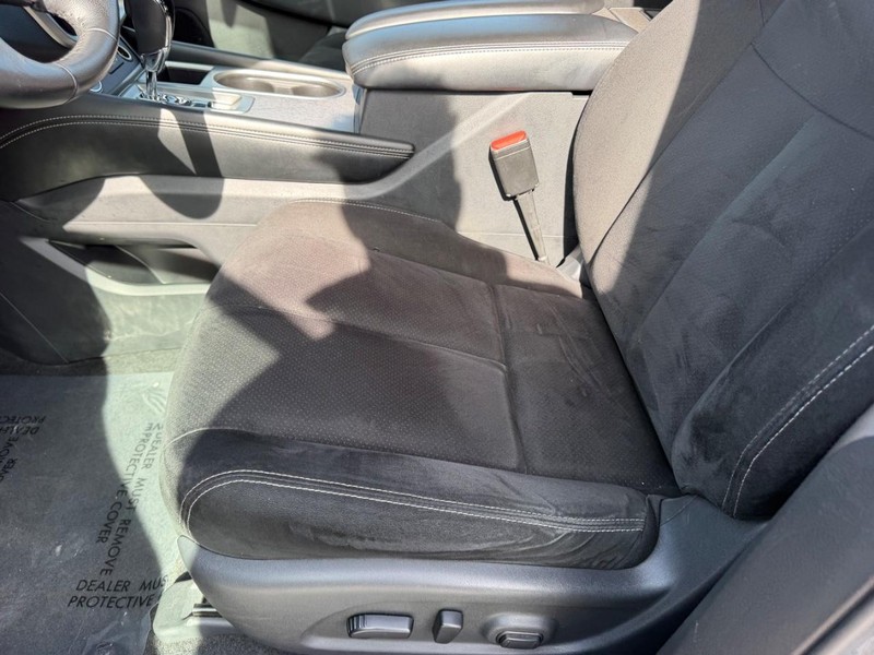 Nissan Murano Vehicle Image 17