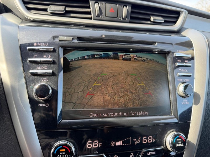 Nissan Murano Vehicle Image 19