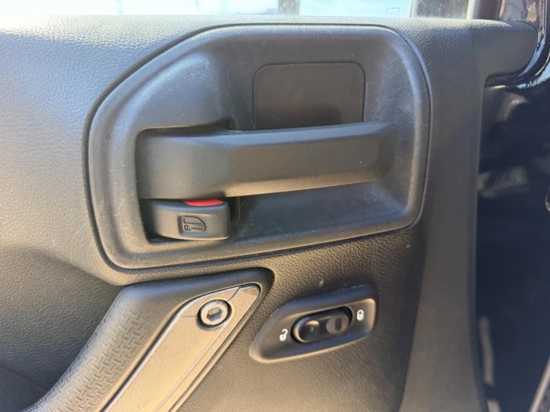 Jeep Wrangler Unlimited Vehicle Image 16