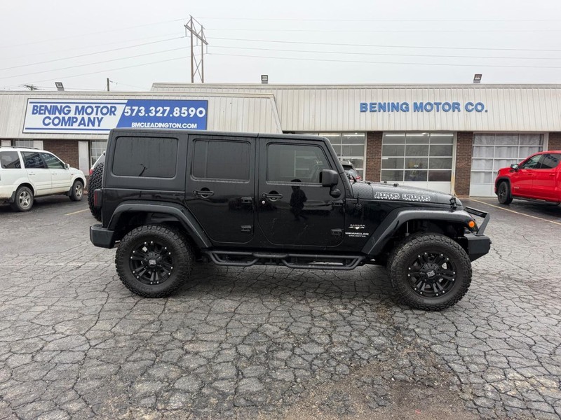 Jeep Wrangler Unlimited Vehicle Image 02