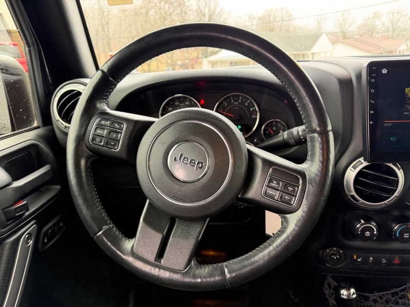 Jeep Wrangler Unlimited Vehicle Image 09