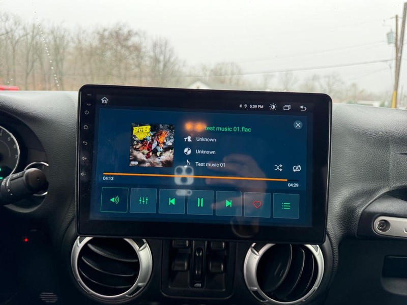 Jeep Wrangler Unlimited Vehicle Image 12