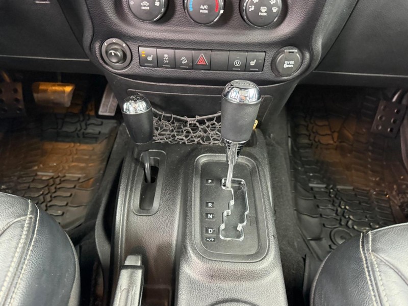 Jeep Wrangler Unlimited Vehicle Image 14