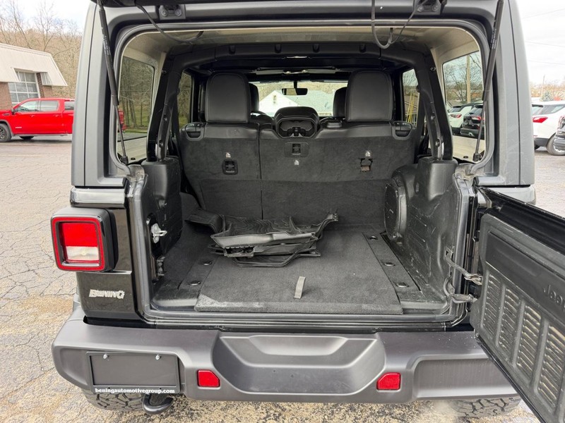 Jeep Wrangler Unlimited Vehicle Image 05