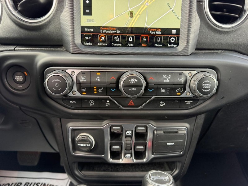 Jeep Wrangler Unlimited Vehicle Image 13