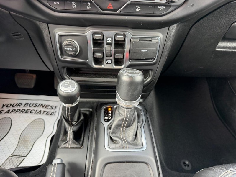 Jeep Wrangler Unlimited Vehicle Image 14