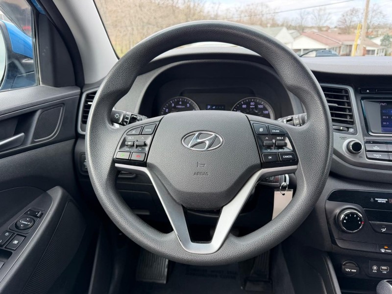 Hyundai Tucson Vehicle Image 08