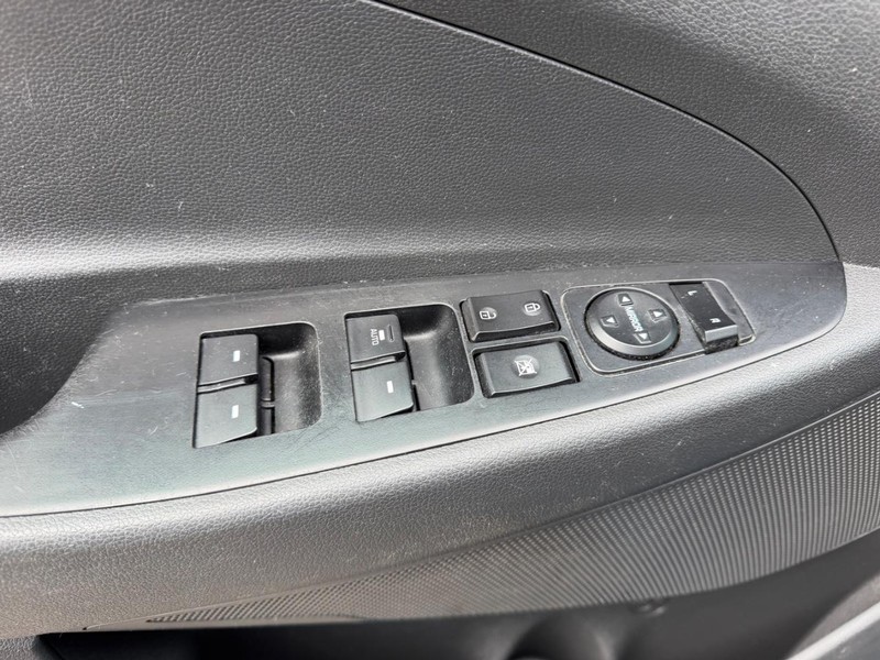 Hyundai Tucson Vehicle Image 15