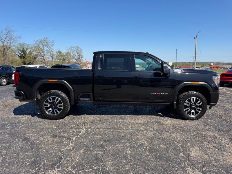 GMC Sierra 2500HD Vehicle Image 02