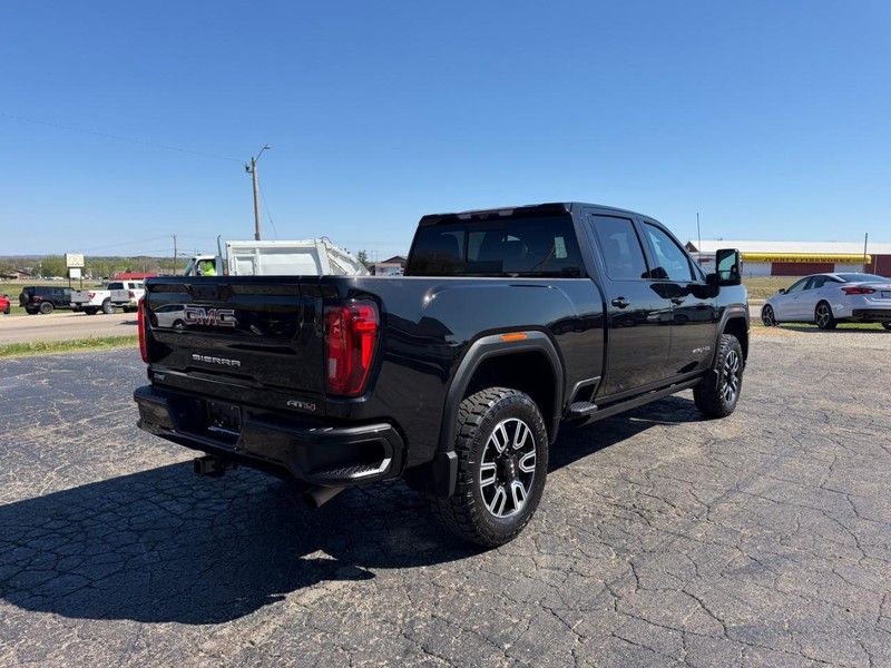 GMC Sierra 2500HD Vehicle Image 03