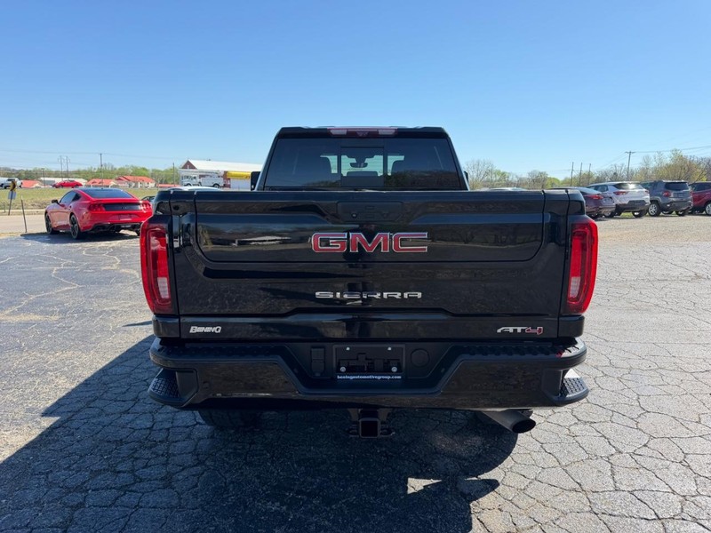 GMC Sierra 2500HD Vehicle Image 04