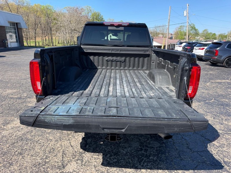 GMC Sierra 2500HD Vehicle Image 05