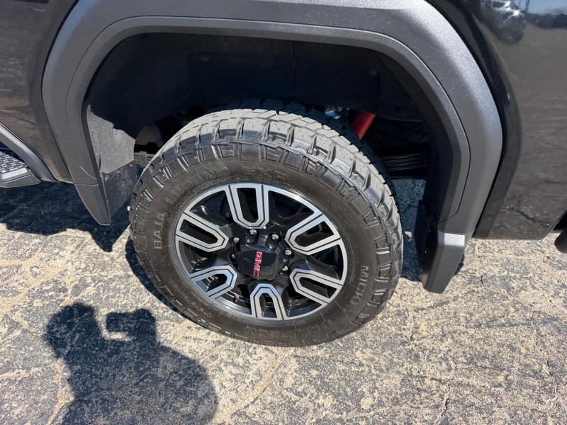 GMC Sierra 2500HD Vehicle Image 06