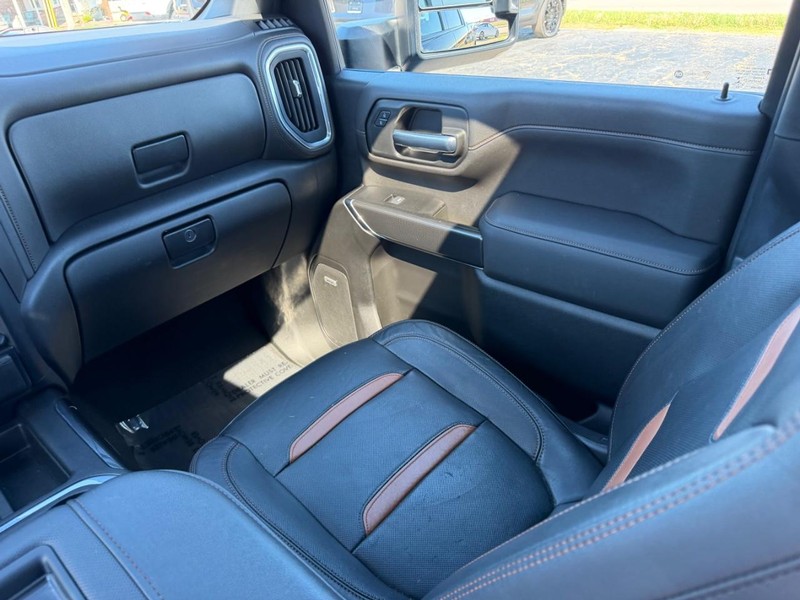 GMC Sierra 2500HD Vehicle Image 15