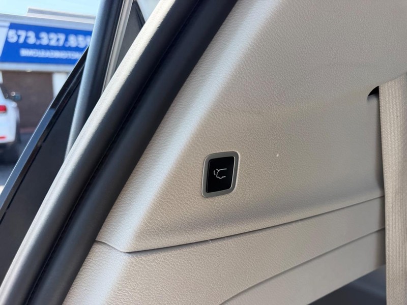 Chrysler Pacifica Vehicle Image 06