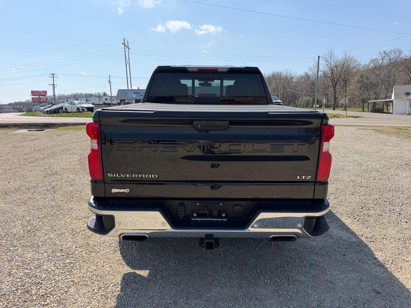 Chevrolet Silverado 1500 Vehicle Image 04