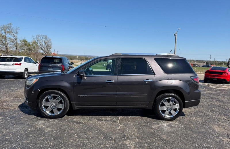 GMC Acadia Vehicle Image 02