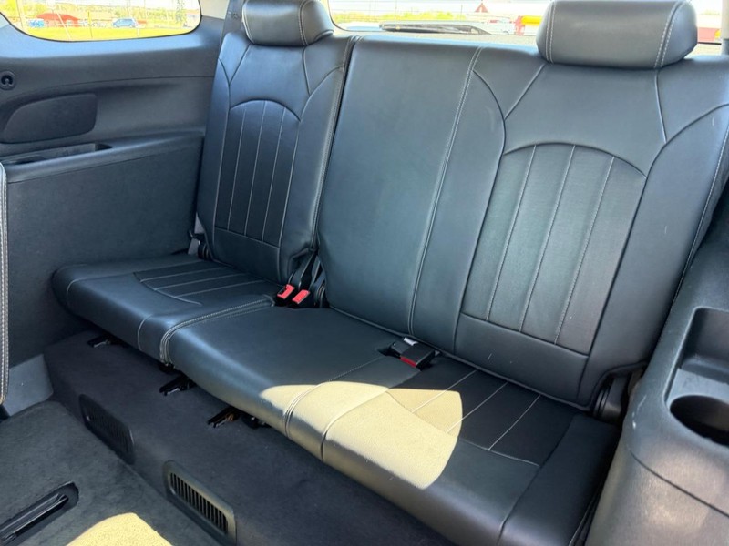 GMC Acadia Vehicle Image 08