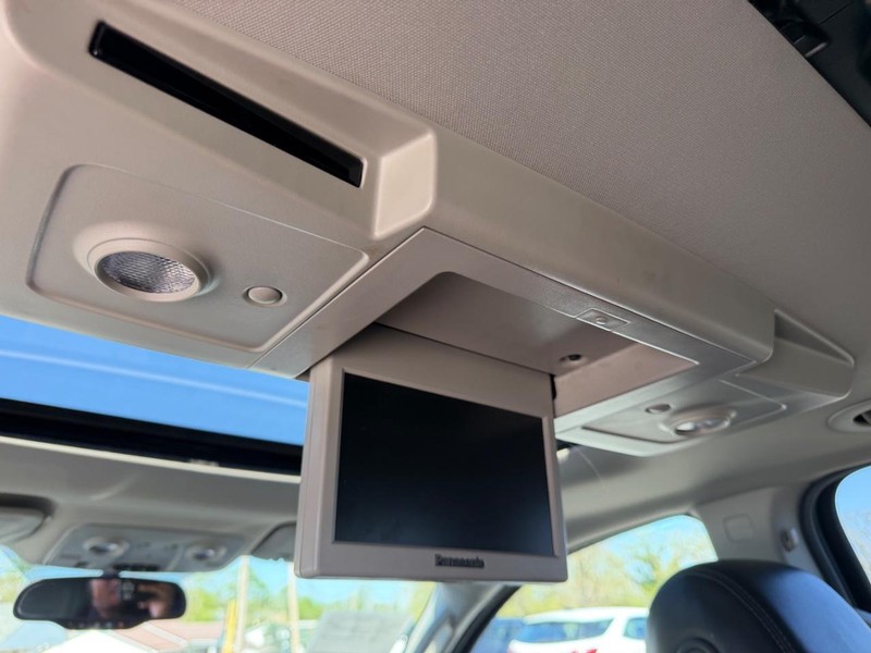 GMC Acadia Vehicle Image 12