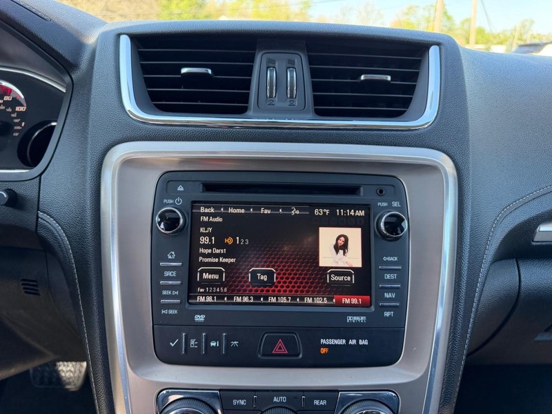 GMC Acadia Vehicle Image 17