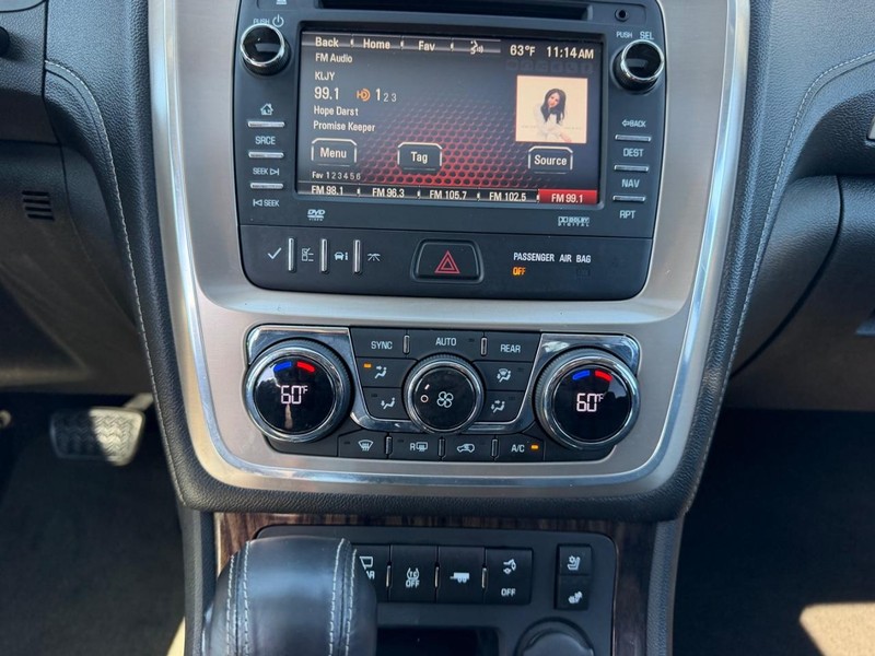 GMC Acadia Vehicle Image 18