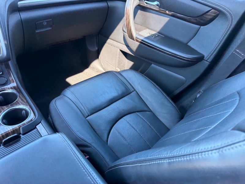 GMC Acadia Vehicle Image 20