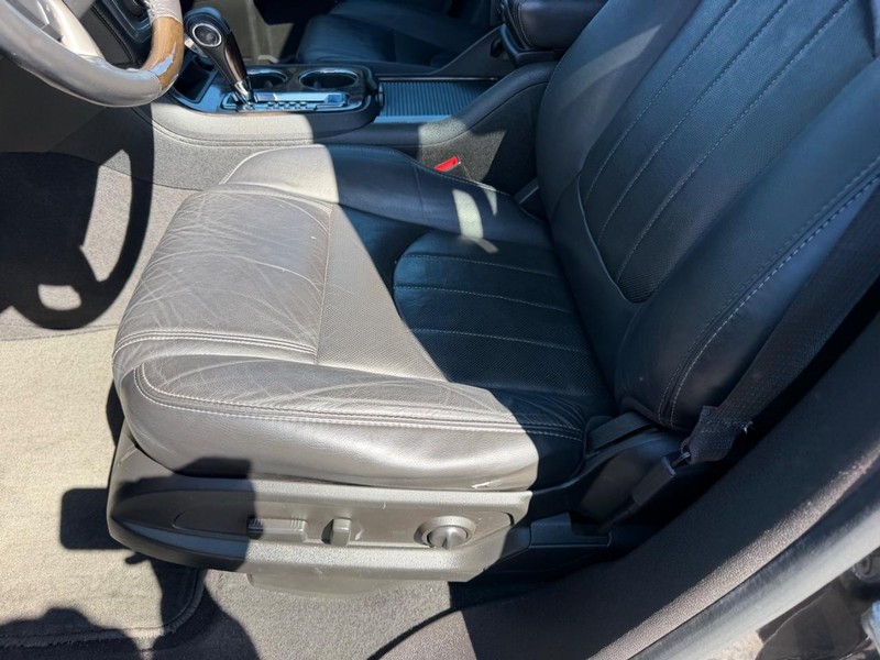 GMC Acadia Vehicle Image 23