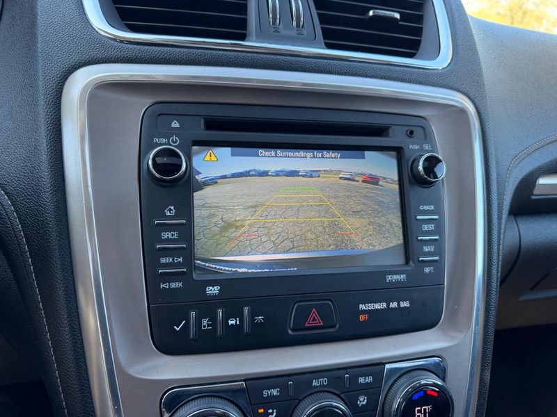 GMC Acadia Vehicle Image 24