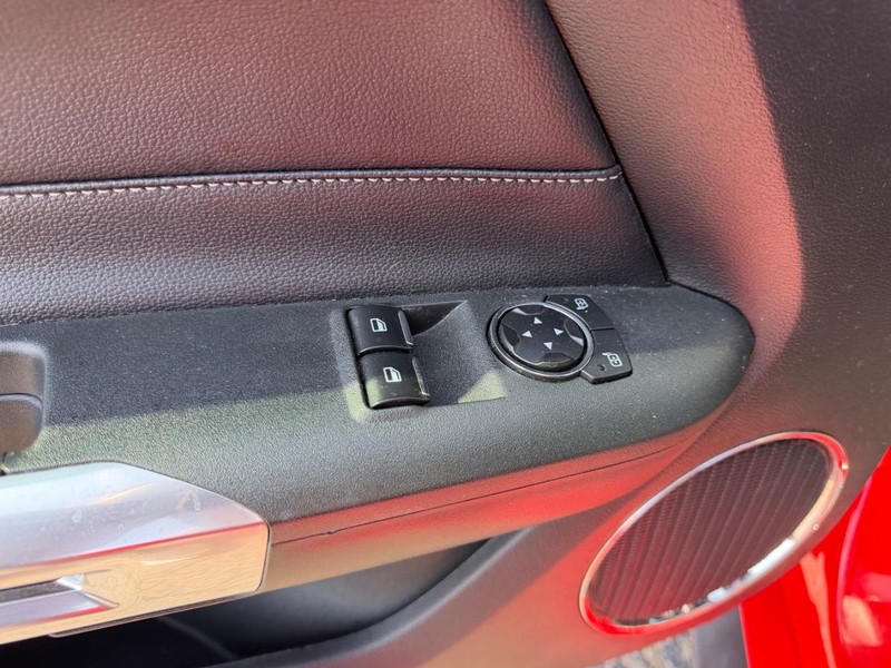 Ford Mustang Vehicle Image 15