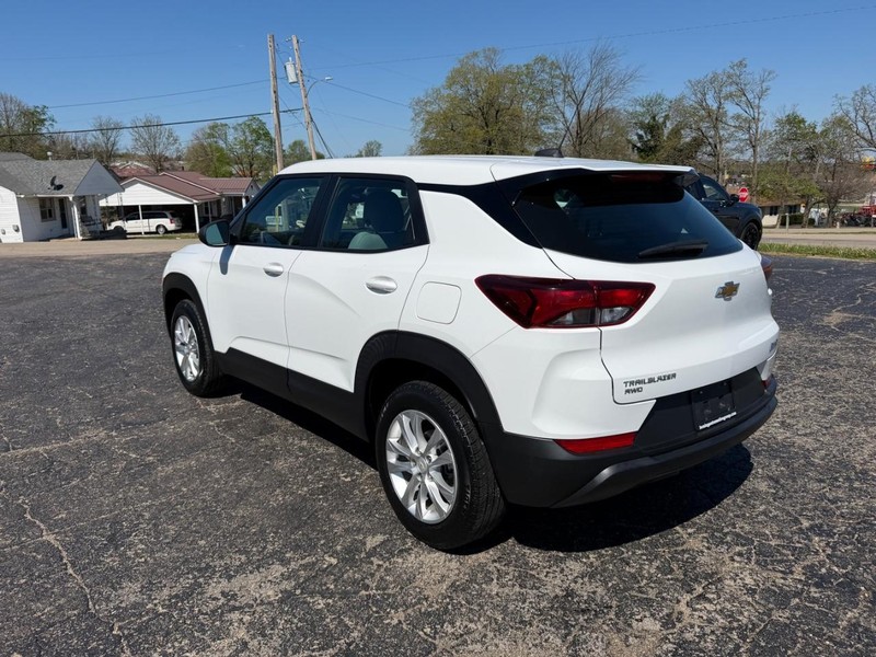 Chevrolet TrailBlazer Vehicle Image 03