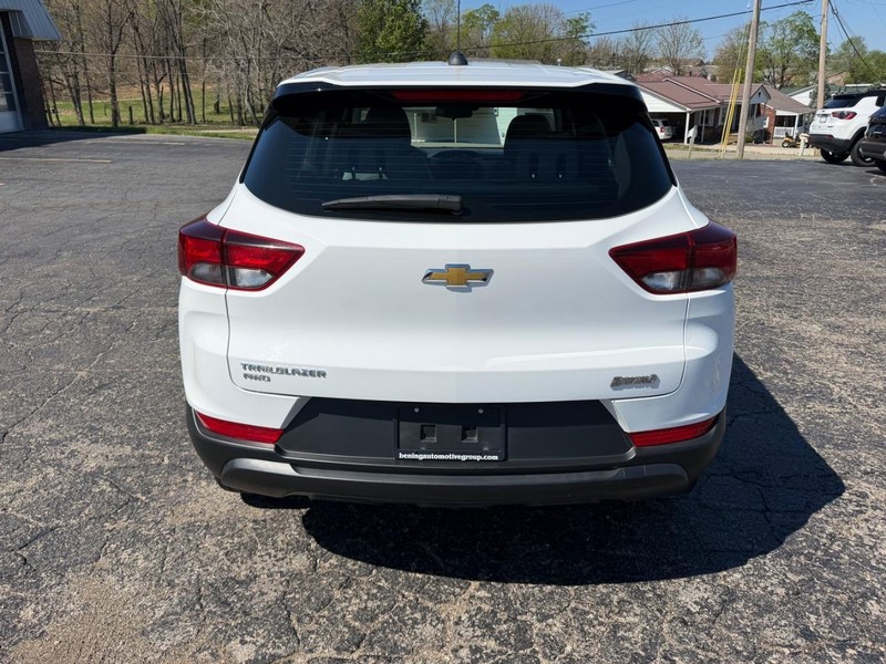 Chevrolet TrailBlazer Vehicle Image 04