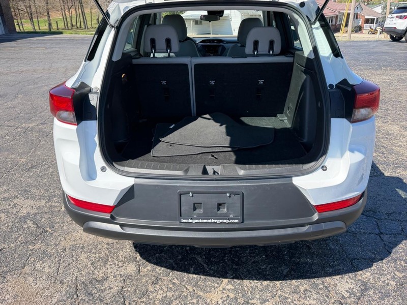 Chevrolet TrailBlazer Vehicle Image 05