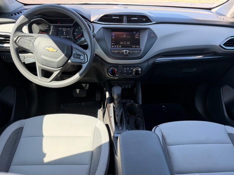 Chevrolet TrailBlazer Vehicle Image 08