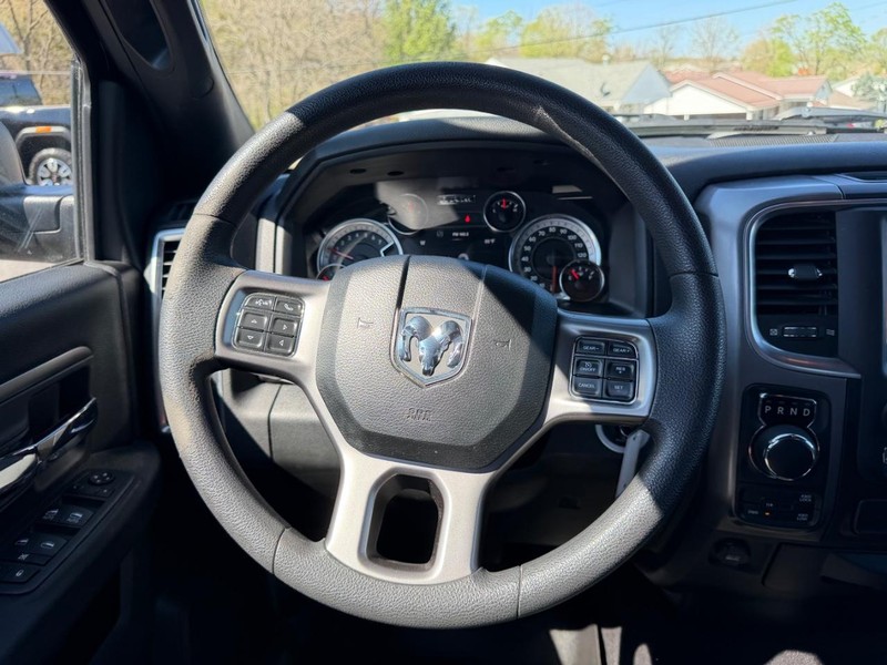 Ram 1500 Classic Vehicle Image 09