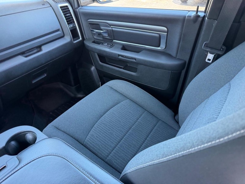 Ram 1500 Classic Vehicle Image 15