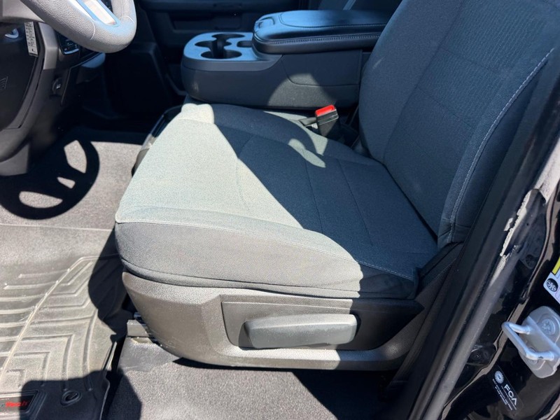 Ram 1500 Classic Vehicle Image 17