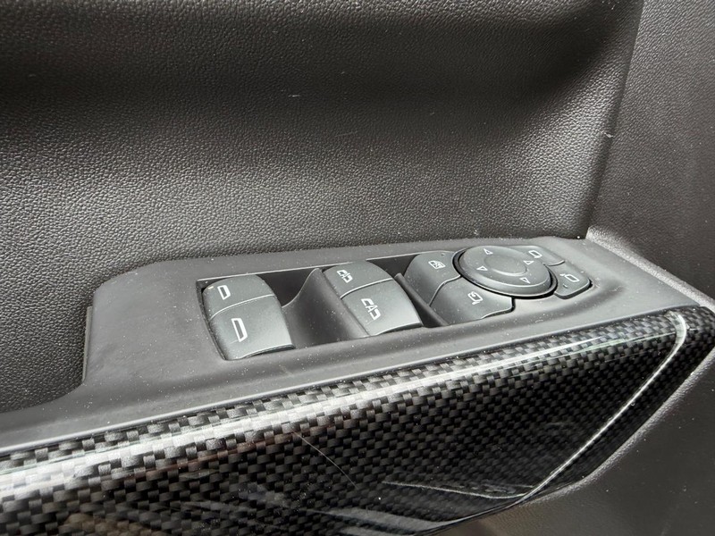 GMC Sierra 1500 Vehicle Image 16