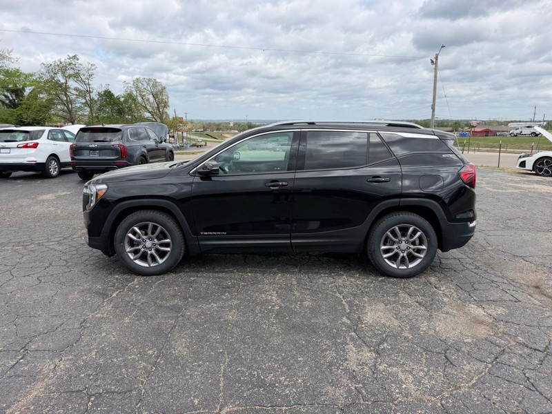 GMC Terrain Vehicle Image 02