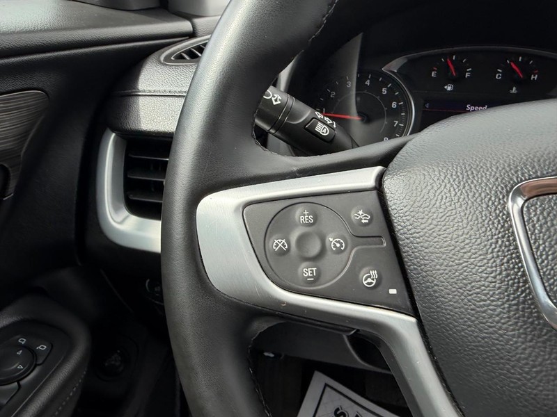 GMC Terrain Vehicle Image 11