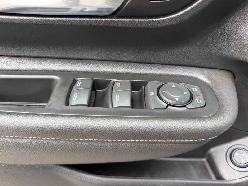 GMC Terrain Vehicle Image 14