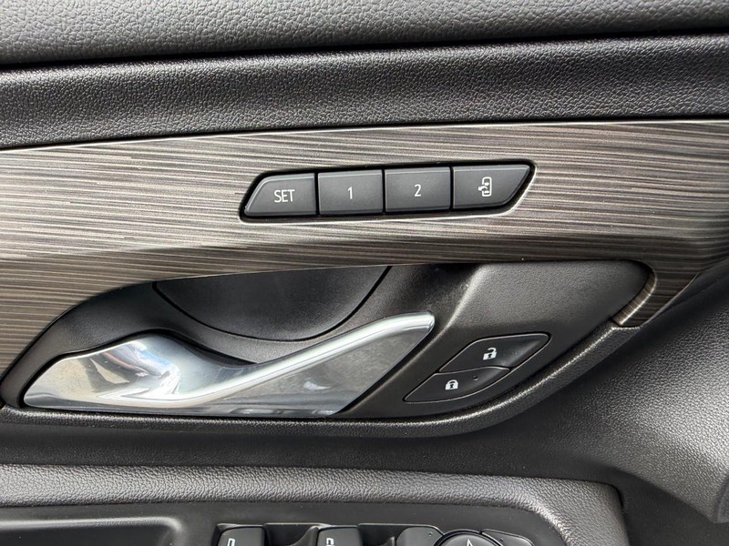 GMC Terrain Vehicle Image 15